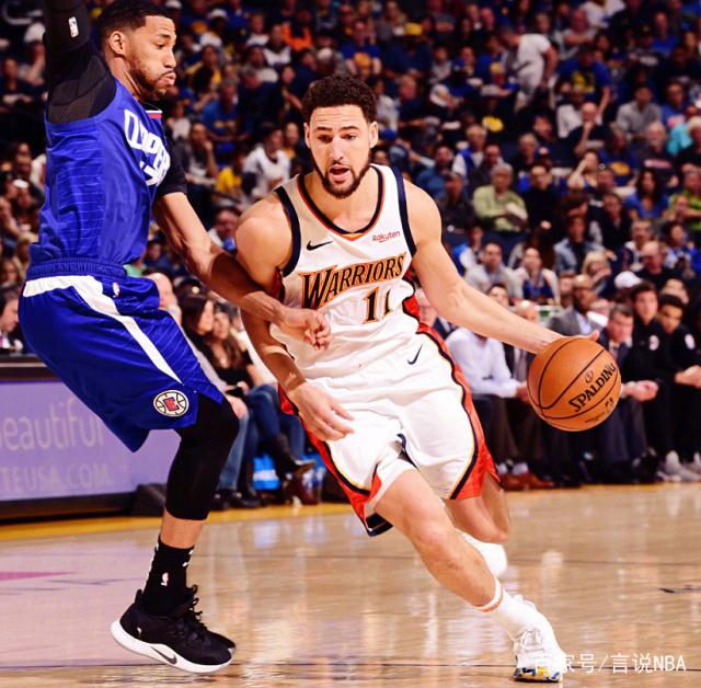 边路防守时 边路防守时